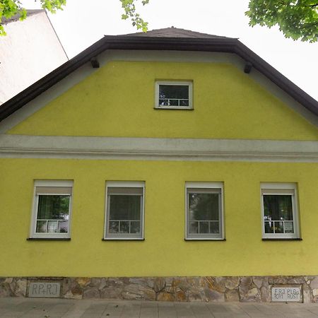 Einhaus Am See Rust Exterior photo